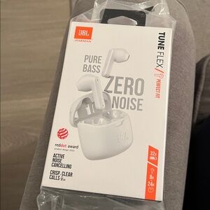 JBL Tune Flex Earbuds/New/White/ 32 H Battery